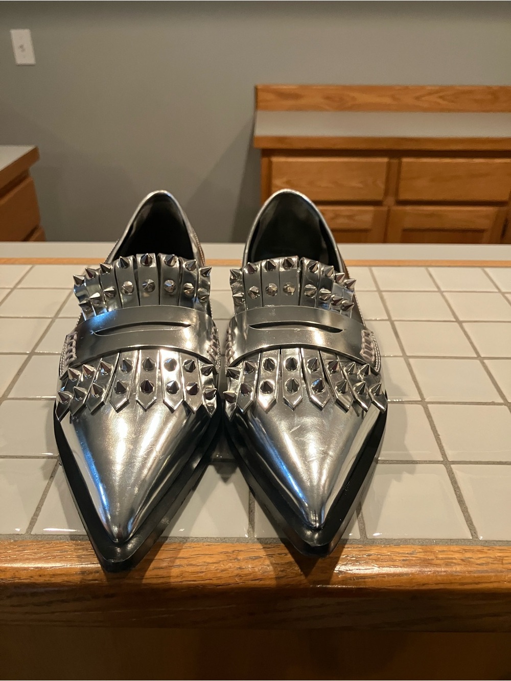 Alexander McQueen Silver Pointed Studded Fringe Loafers - Picture 8 of 9